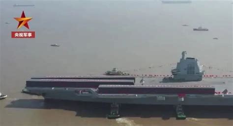 中国第三艘航母新照曝光，已从分段转向整体建造，年底能否下水？