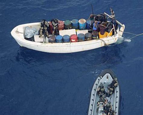 亚丁湾索马里海域将不再是“海盗高风险区域”_凤凰网