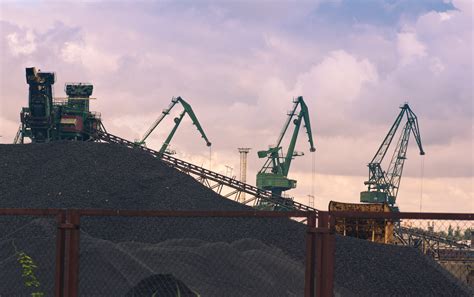 中国诞生第二个年产超2亿吨煤企|界面新闻
