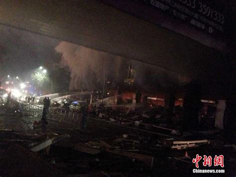 四川泸州一商场爆炸起火 200米大街一片狼藉-新闻中心-南海网
