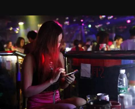 上海有什么娱乐场所夜总会，酒吧招聘人的吗。-