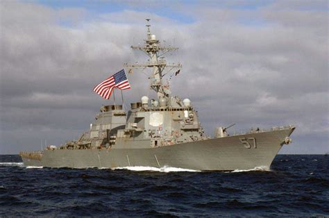 美国海军阿利伯克级驱逐舰第28艘波特号离开黑海访问伊斯坦布尔__财经头条