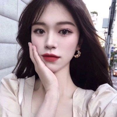 非主流头型妇女头像