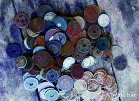 上百枚古币变碎瓦片 屯昌村民珍藏21年古币被盗