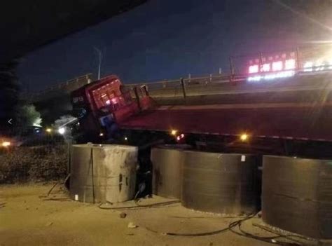 湖北鄂州高速公路桥垮塌已致4死8伤_凤凰网