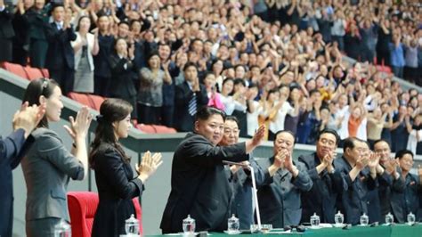 朝鲜庆建国70周年上演10万人团体操 谁有资格参与_我苏网