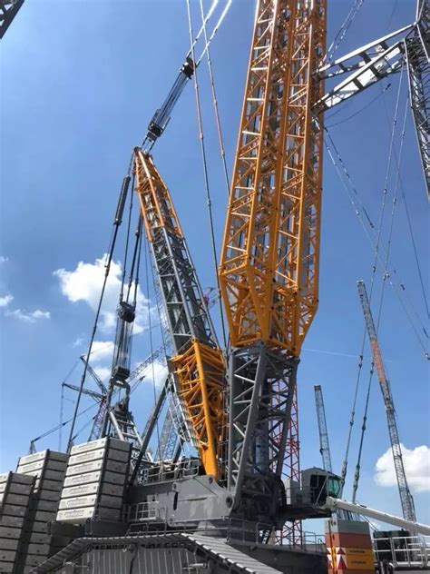 XGC88000履带起重机吊装1667.9吨巨型塔器 - 新车 -巨车网