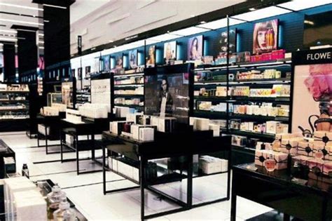 化妆品店设计|化妆品店铺设计|化妆品店店面设计|空间|家装设计|易源品牌策划 - 原创作品 - 站酷 (ZCOOL)