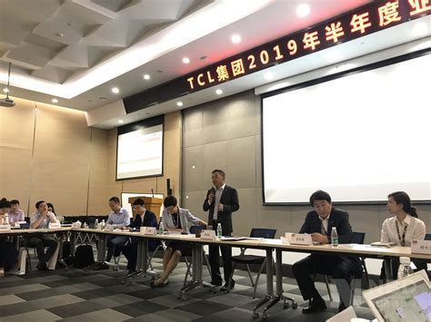 TCL集团董事长李东生：TCL电子将推出“智屏”产品 | 每经网