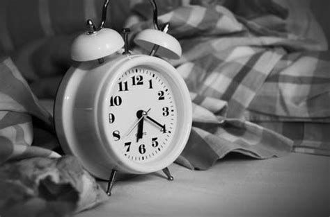 半夜总是醒怎么办？可能是这些原因！睡前别做扰眠的六件事
