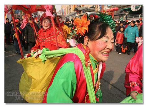 5图《媒婆嫁女》传统戏京城街头表演-中国摄影在线-中国互联网品牌50强