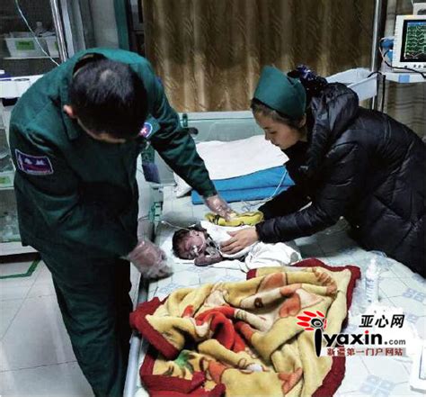 新疆阿克苏市一刚出生不久的男婴被弃垃圾桶中_天下_新闻中心_长江网_cjn.cn