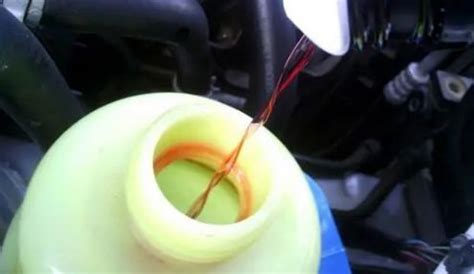 车主怎样自己检查刹车油及助力油的液位情况？ - 汽车维修技术网