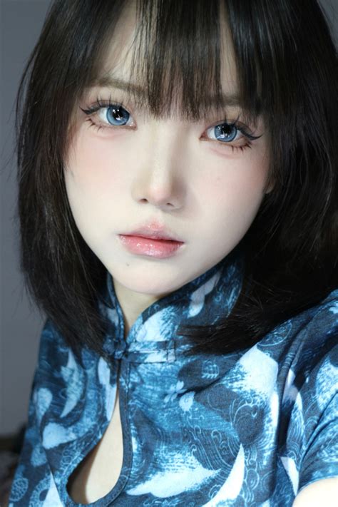 非主流美瞳蓝色头像