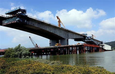 鸡啼门特大桥将迎首个合龙点浇筑，预计8月初完成