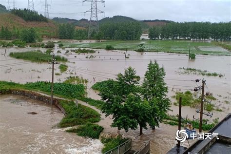 江西北部遭遇暴雨强对流 山体滑坡农田被淹-图片频道