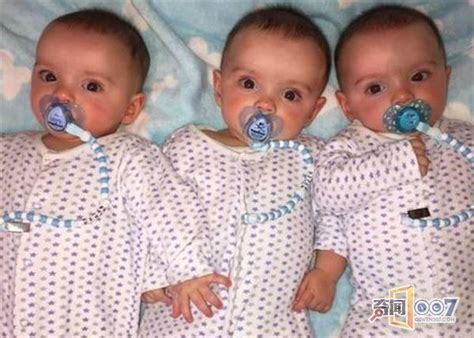 韩国三胞胎宋民国表情包图片|可爱的民咕咕表情包大全_配图网