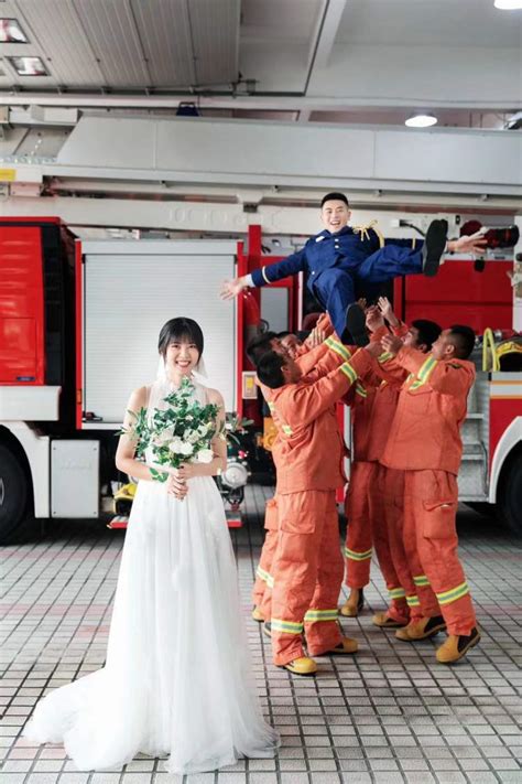 新婚消防员为探亲妻子颠勺开小灶感动网友：这就是爱情的模样！ - 周到上海