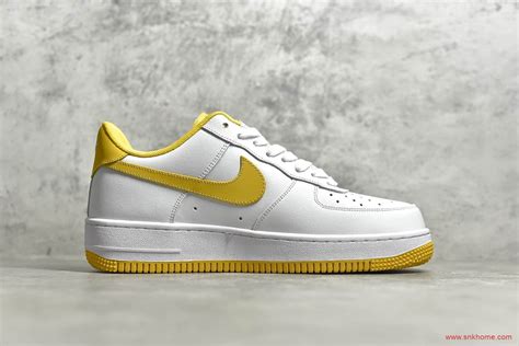 关于空军一号运动鞋复刻女(潮鞋价格一览表)  第2张