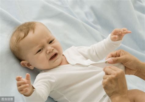 刚出生的婴儿能用尿不湿吗（宝宝生后第1年）-幼儿百科-魔术铺