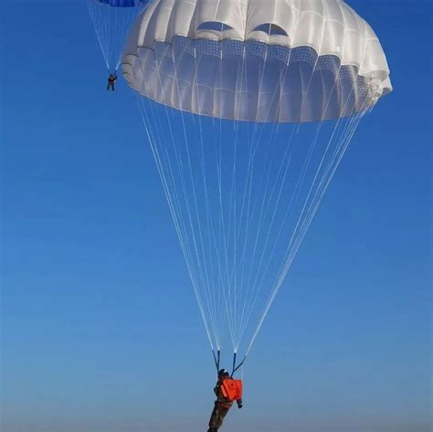 航拍跳伞5k壁纸_图片编号1691-壁纸网