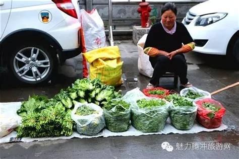 暖心！雪天老人路边卖菜好心人全部买下：希望老人家早点回家_北京时间