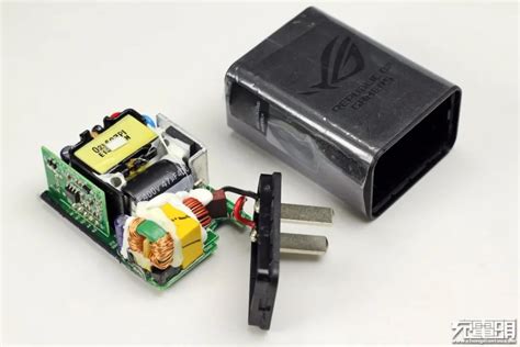 拆解报告：ASUS华硕30W USB PD快充充电器__财经头条