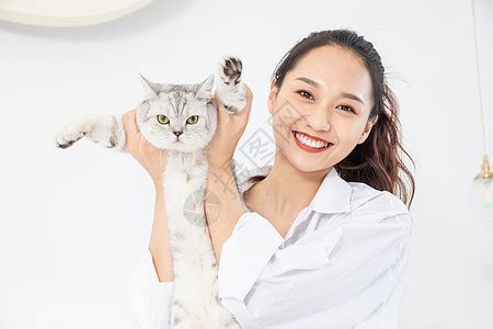抱着猫的女生头像，女生怀里抱着猫的头像很酷的图片-非主流头像