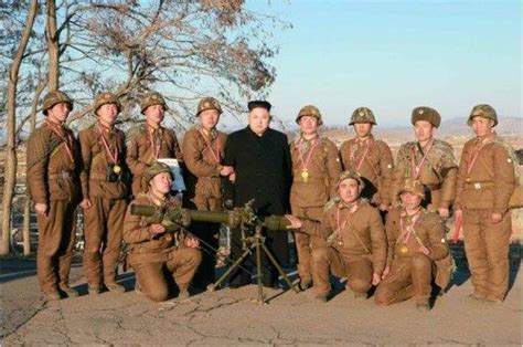 金正恩指导朝鲜人民军射击比赛 妹妹金与正随同|金正恩_新浪新闻