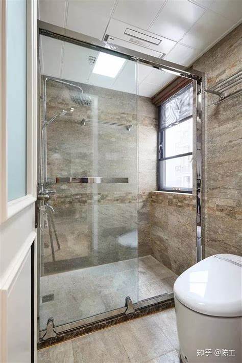 淋浴房极简隔断玻璃门安装过程