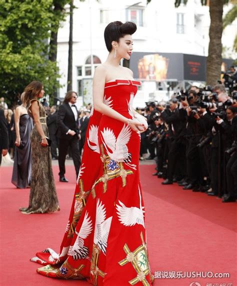 唯一带作品来戛纳的中国女星，在红毯逗留的时间却最短 | GQ Daily_好玩_GQ男士网