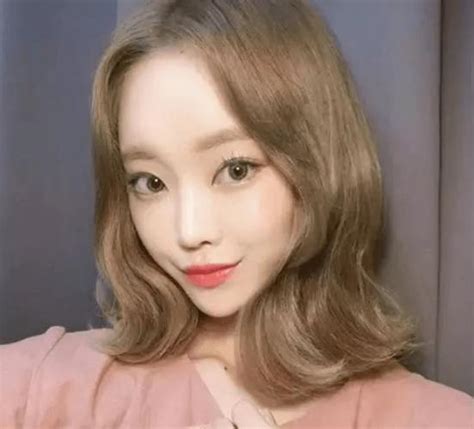 黄头发妹妹图片