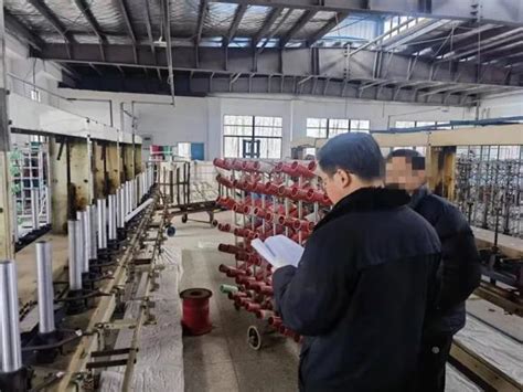 深圳上千人工厂倒闭，设备搬走后厂区一片狼藉，员工也不知所踪|厂区|工厂|打工者_新浪新闻