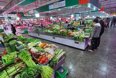 广西南宁提高春节市场果蔬上市量 确保市民“菜篮子”量足价稳-人民图片网