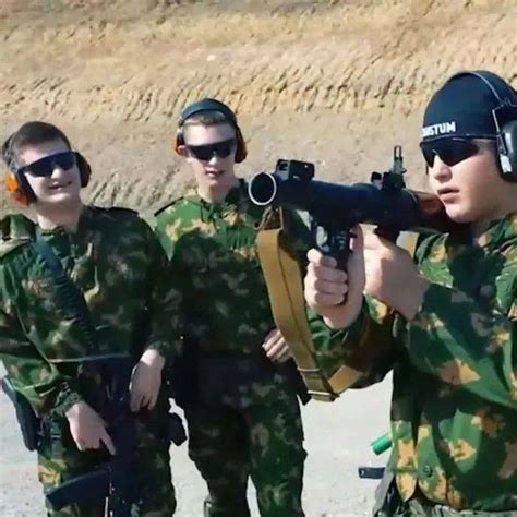 车臣领导人：三个未成年儿子很快将赴前线_卡德罗夫_俄罗斯军队 ...