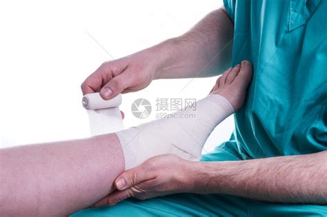 脚踝扭伤图片
