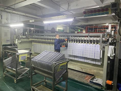 图形电镀线 - 生产设备与车间 - 钜鑫电子技术（梅州）有限公司