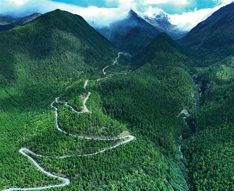 令人嘱目的西藏公路建设——环游万里行日月峡志愿者学习考察团旅途速写 （46)