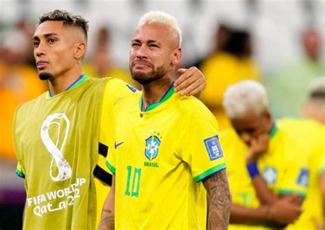 世界杯外围集锦:巴西传奇胖罗力挺内马尔再战2026年 赛程新闻