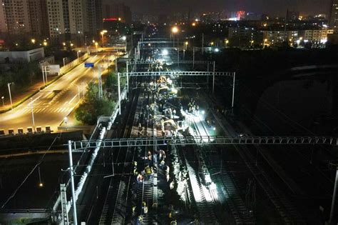 邢台123：今晨，邢台火车站改造工程完成拨接施工