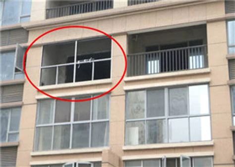 重庆一男子坠楼砸到两名路人 3人均身亡-天下事-长沙晚报网