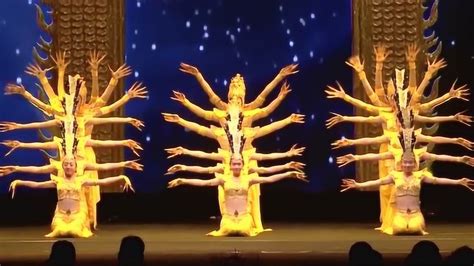21位聋哑演员演绎出了千手观音舞蹈大爱无形的感召力量，感动！_腾讯视频