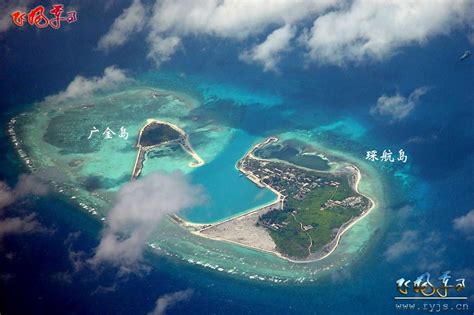 南沙群岛在中国地图上的位置在哪个方向