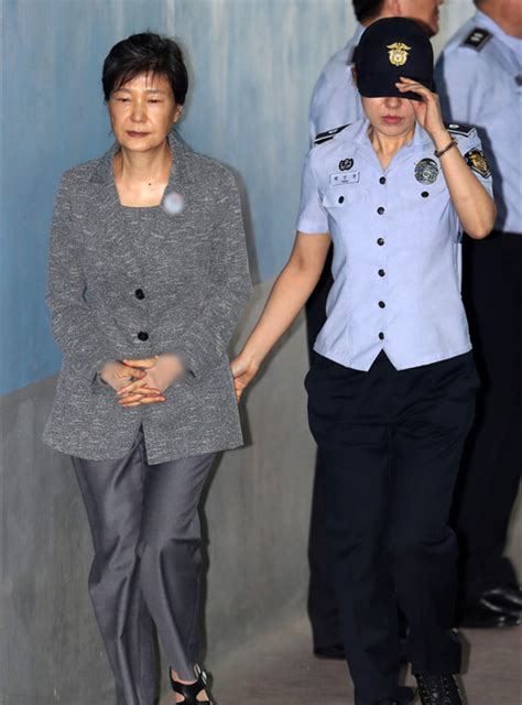 朴槿惠不该一辈子被关押，韩国美女议员的提议你赞同吗？ - 知乎
