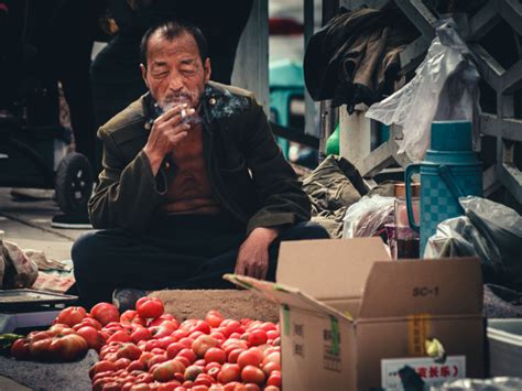 邯郸今天早上某菜市场发生的一幕，看着都揪心！