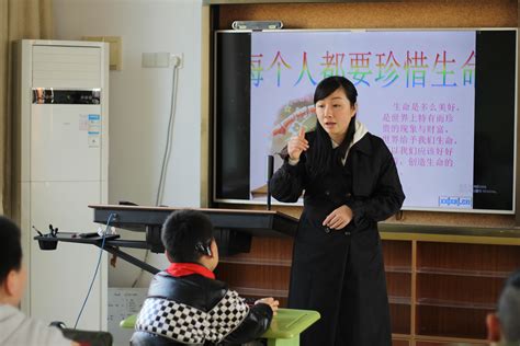 拥抱春天 守护平安 ——记上海市第一聋哑学校“安全教育周”活动
