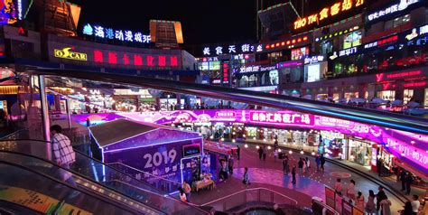 郑州最繁华的商圈，夜色迷离，让人沉醉
