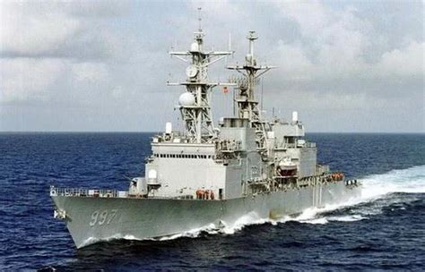 美海军提康德罗加级巡洋舰顺化号和安齐奥号退役