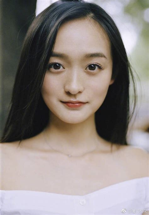 何泓姗图片