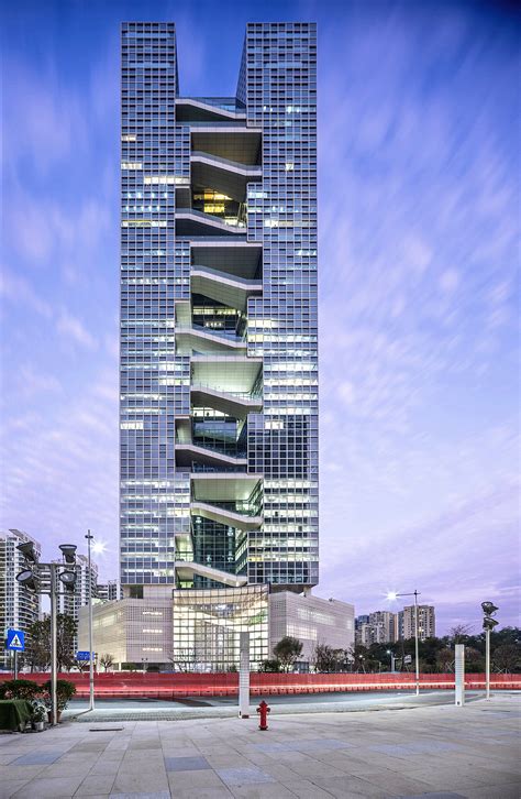 深圳百度国际大厦：一条“绿色拉链”错动而下 / 悉地国际东西影工作室 | 建筑学院